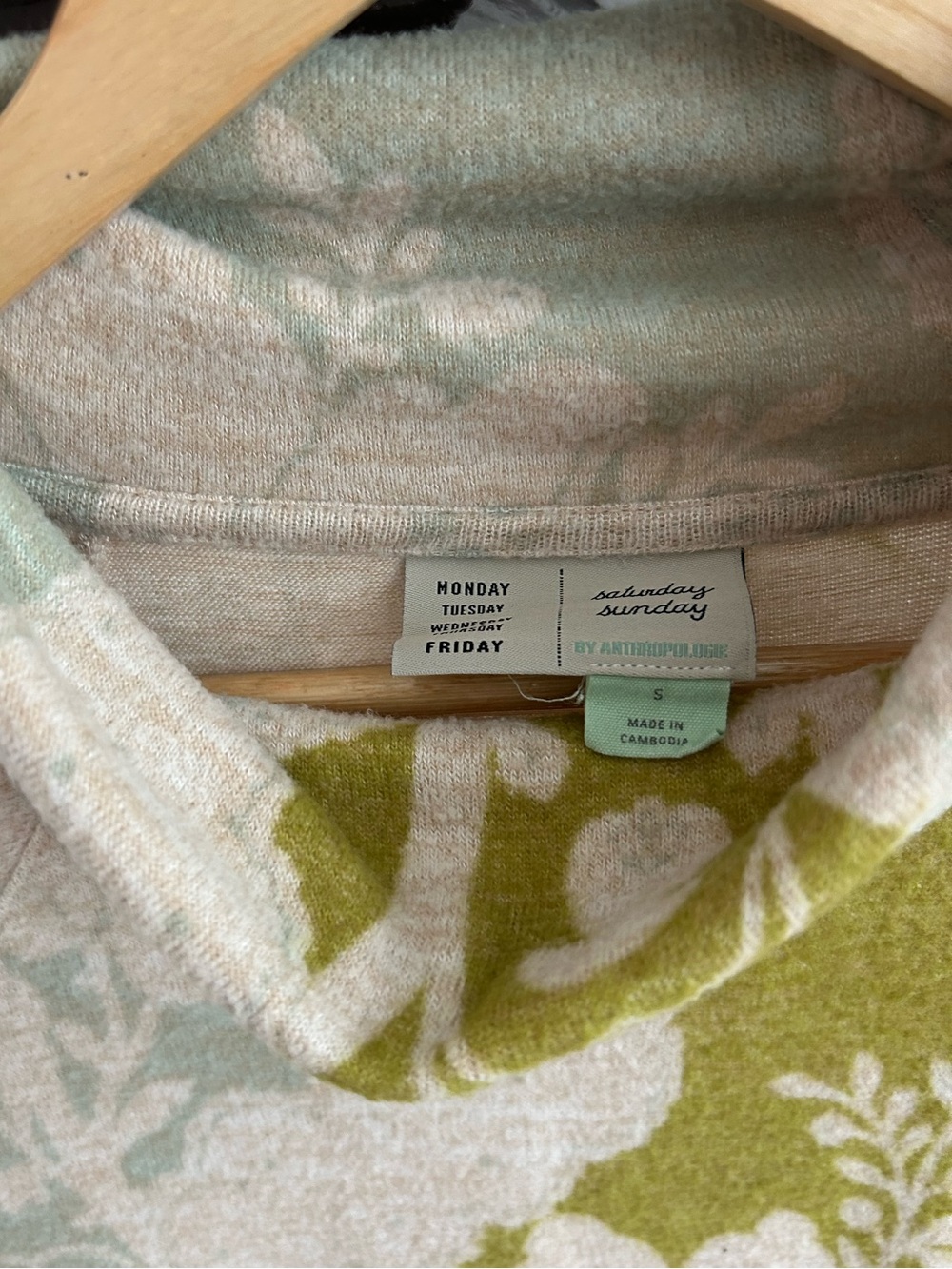 Saturday Sunday Floral Turtleneck Pullover in Sage, Olive & Cream Size S - Picture 2 of 8